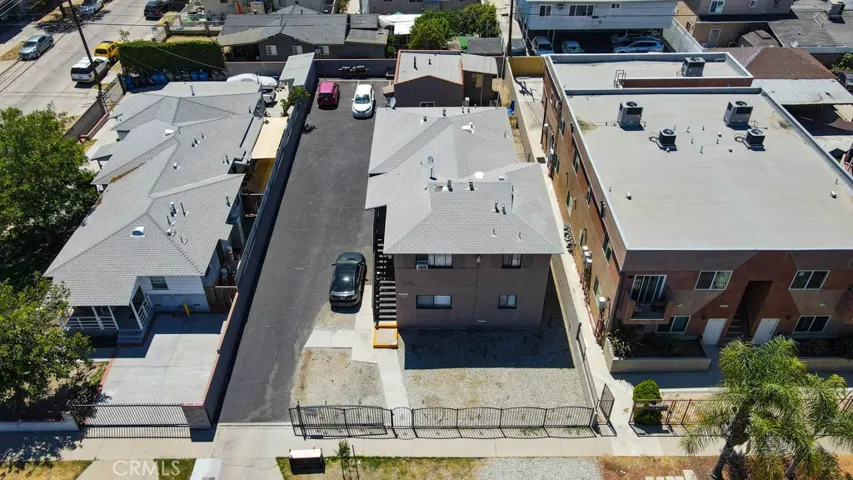 6709 Lemp Avenue, North Hollywood, California 91606