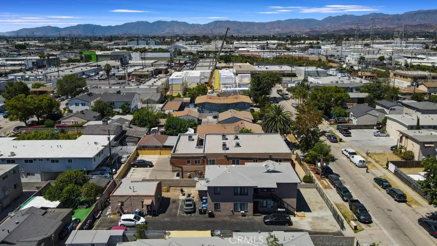6709 Lemp Avenue, North Hollywood, California 91606