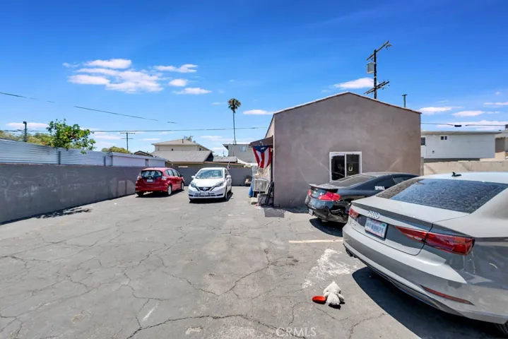 6709 Lemp Avenue, North Hollywood, California 91606