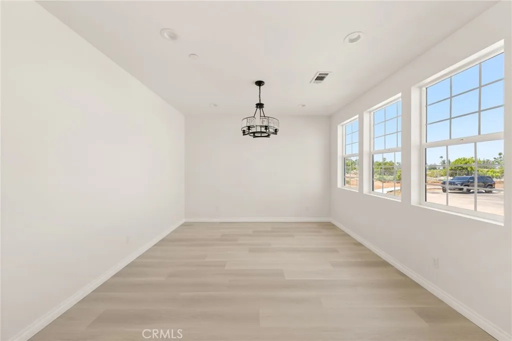 5979 Copperfield Avenue, Riverside, California 92506 home-pic-11