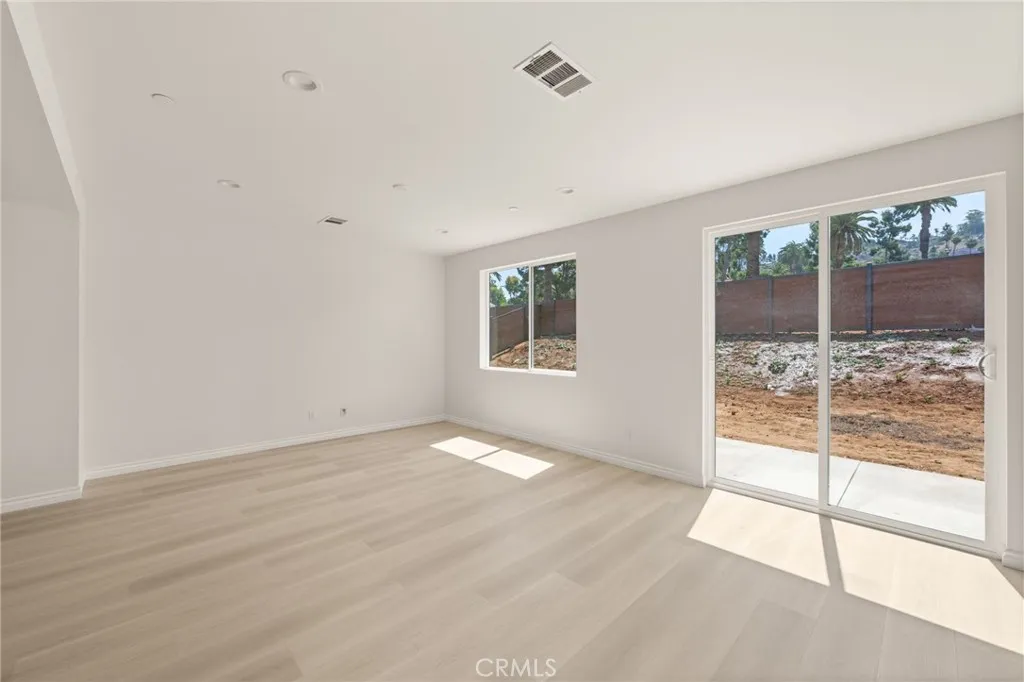 5979 Copperfield Avenue, Riverside, California 92506 home-pic-10
