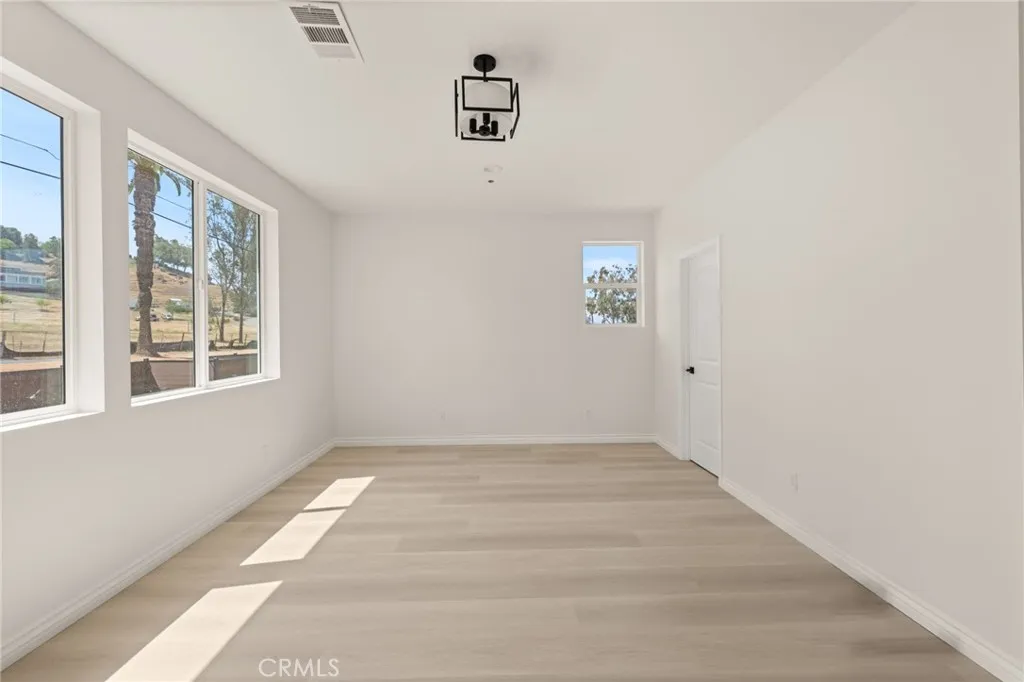 5979 Copperfield Avenue, Riverside, California 92506 home-pic-26