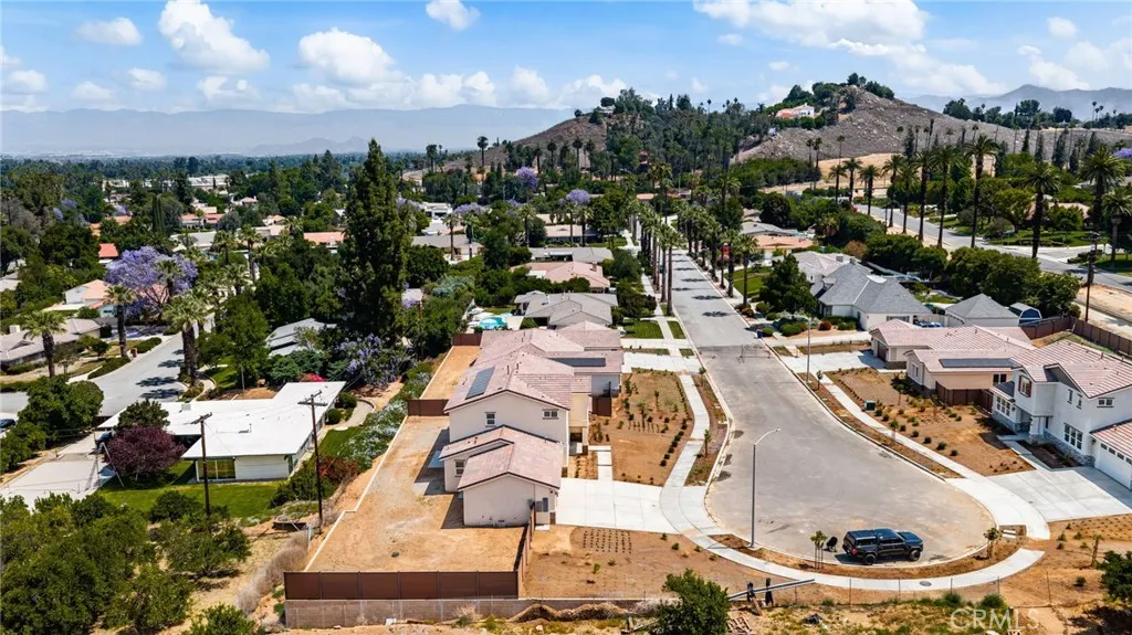 5979 Copperfield Avenue, Riverside, California 92506 home-pic-35