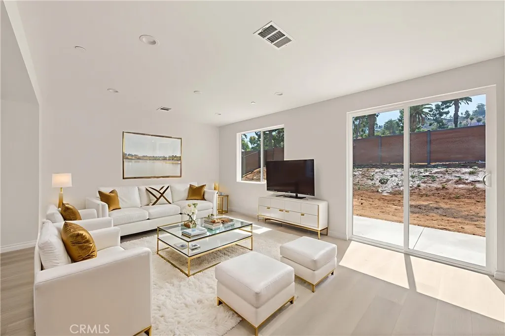 5979 Copperfield Avenue, Riverside, California 92506 home-pic-7