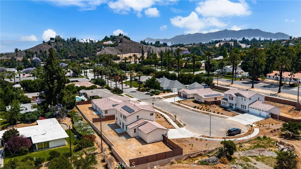5979 Copperfield Avenue, Riverside, California 92506 home-pic-36