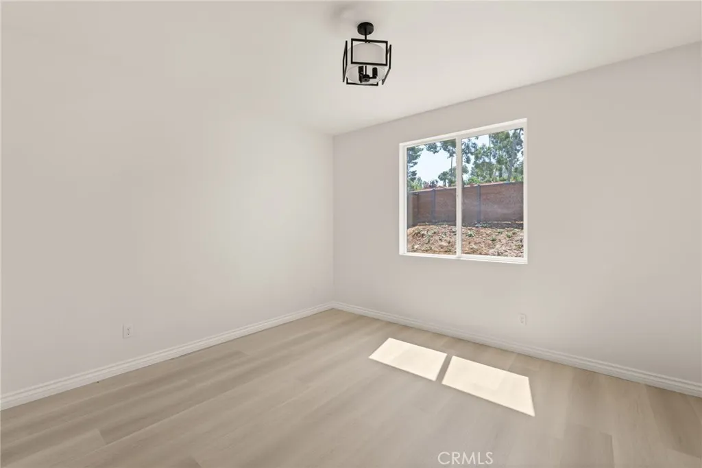 5979 Copperfield Avenue, Riverside, California 92506 home-pic-17