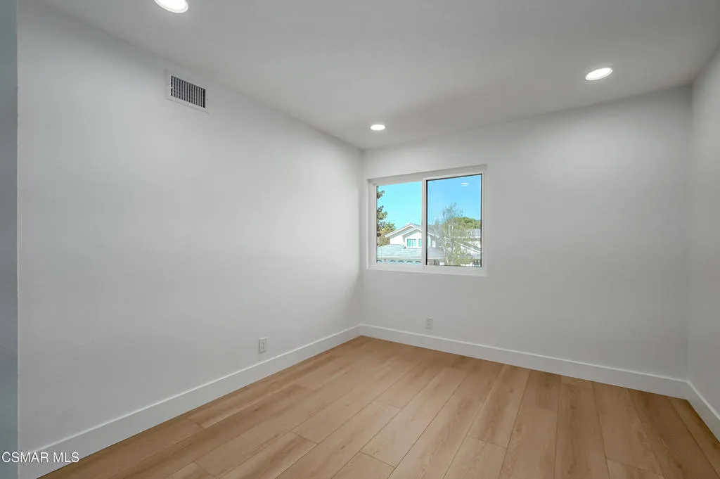 574 Nicole Drive, Newbury Park, California 91320 home-pic-40