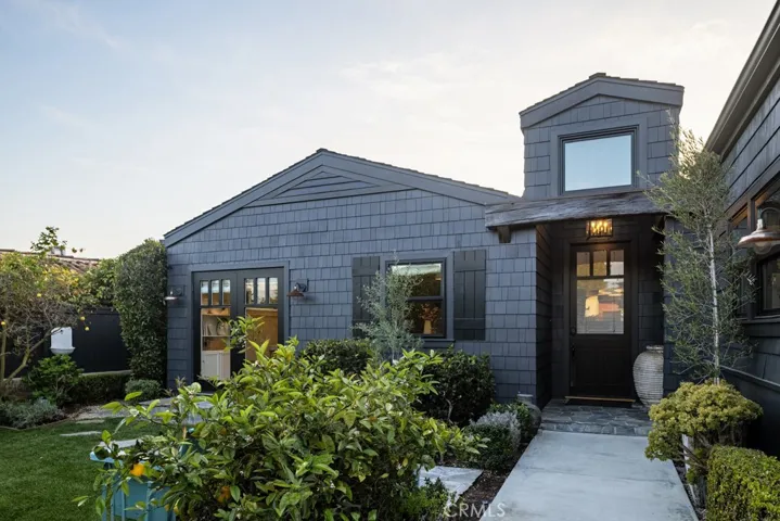 531 De Anza Drive, Corona Del Mar, California 92625