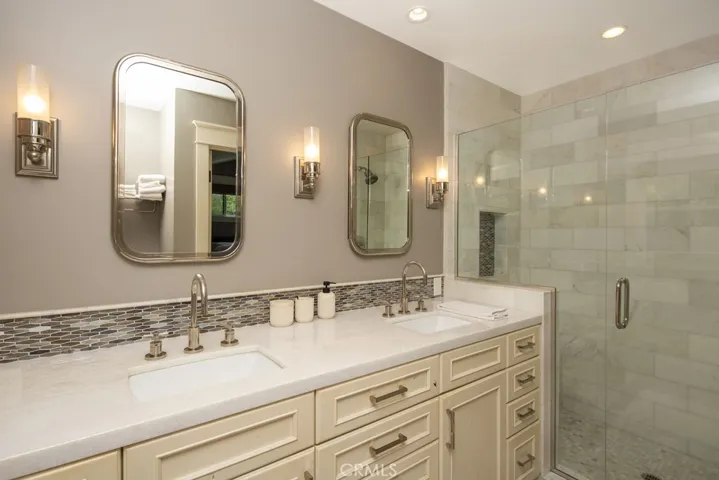 531 De Anza Drive, Corona Del Mar, California 92625