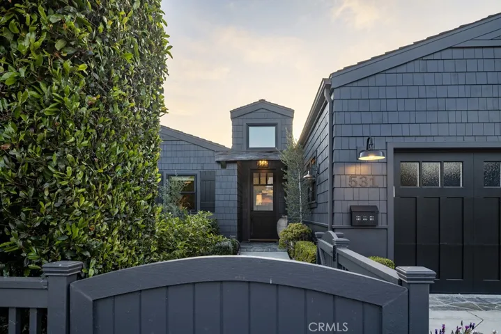 531 De Anza Drive, Corona Del Mar, California 92625