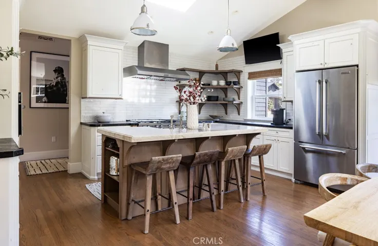531 De Anza Drive, Corona Del Mar, California 92625