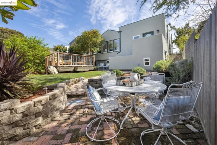 5725 Alta Punta Ave, El Cerrito, California 94530