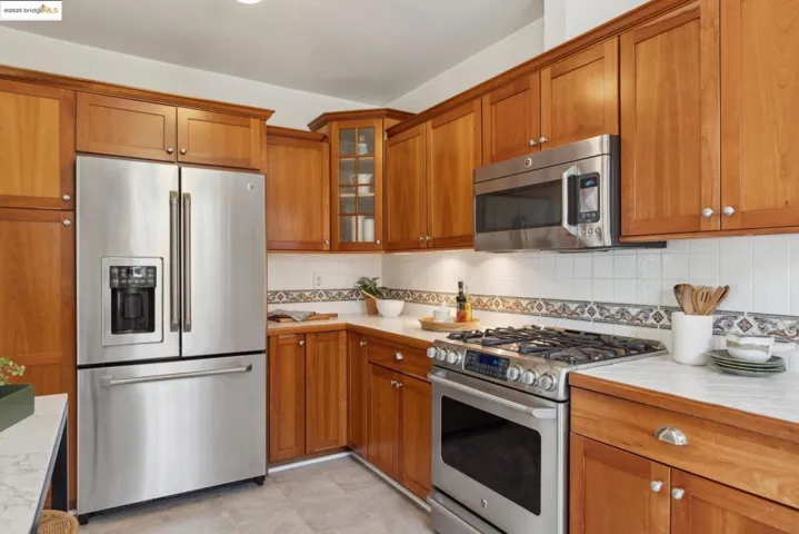 5725 Alta Punta Ave, El Cerrito, California 94530