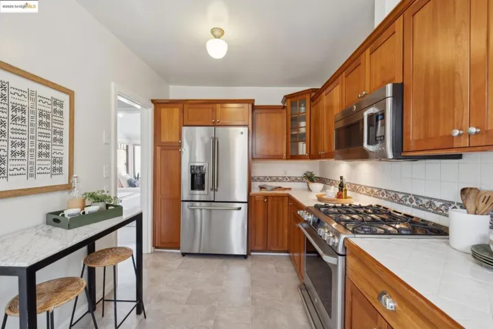 5725 Alta Punta Ave, El Cerrito, California 94530
