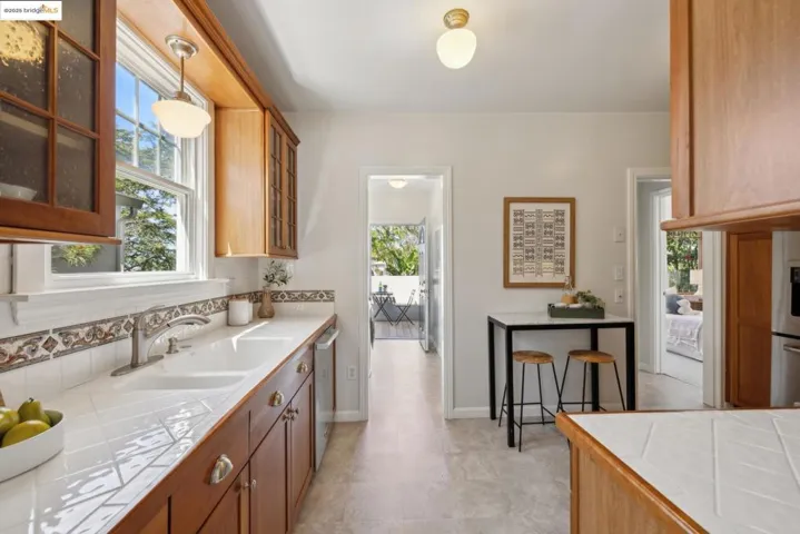 5725 Alta Punta Ave, El Cerrito, California 94530