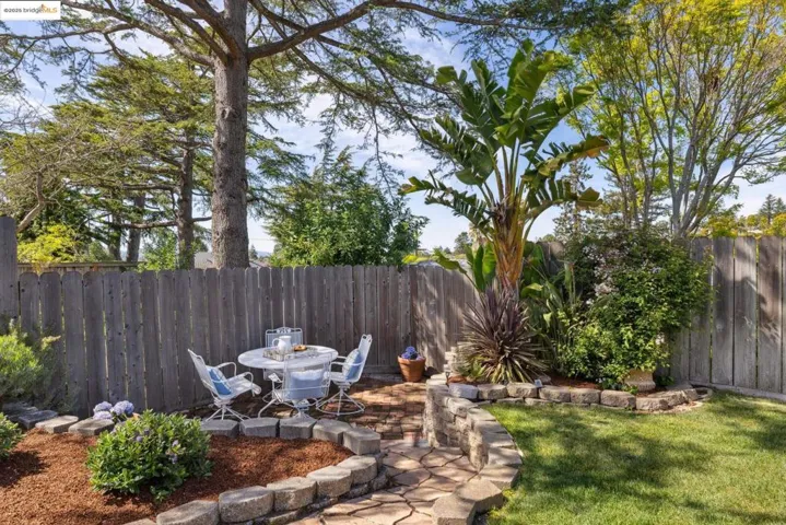 5725 Alta Punta Ave, El Cerrito, California 94530