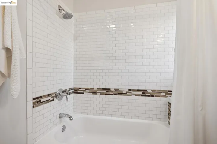 5725 Alta Punta Ave, El Cerrito, California 94530