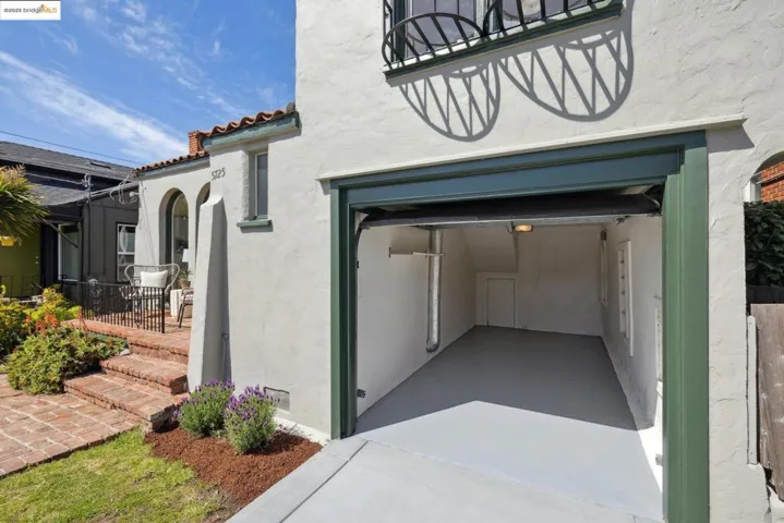 5725 Alta Punta Ave, El Cerrito, California 94530