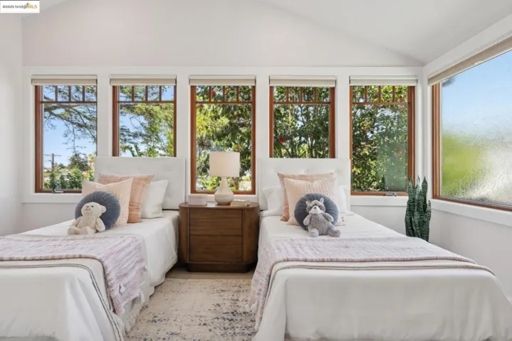 5725 Alta Punta Ave, El Cerrito, California 94530