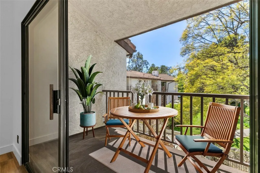 4210 Via Arbolada 317, Los Angeles, California 90042 home-pic-4