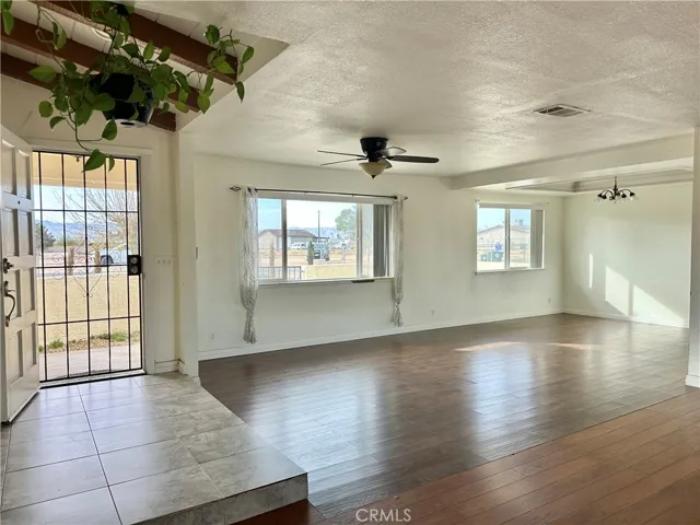 15160 Flathead Road, Apple Valley, California 92307