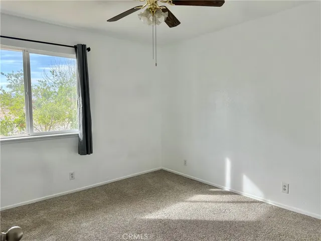15160 Flathead Road, Apple Valley, California 92307