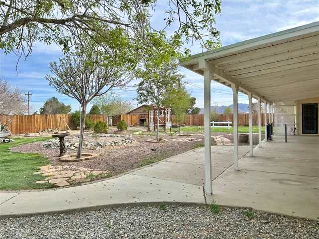 15160 Flathead Road, Apple Valley, California 92307