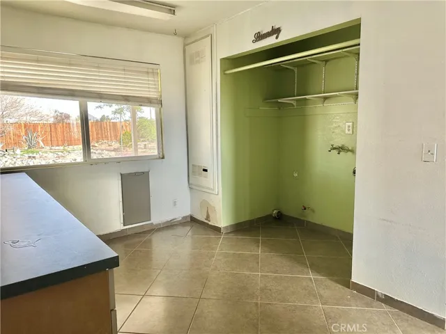 15160 Flathead Road, Apple Valley, California 92307
