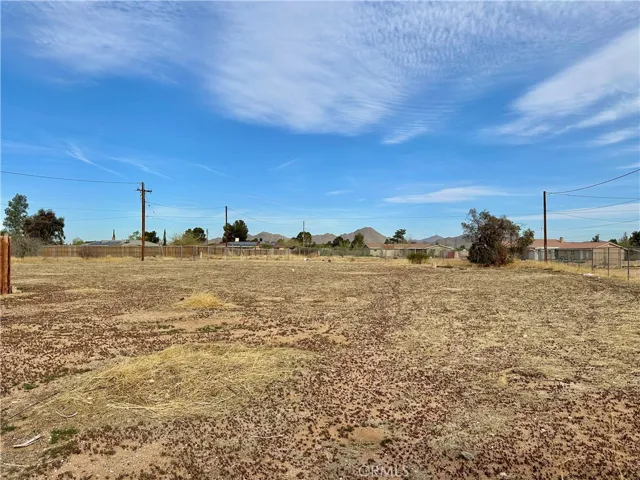 15160 Flathead Road, Apple Valley, California 92307