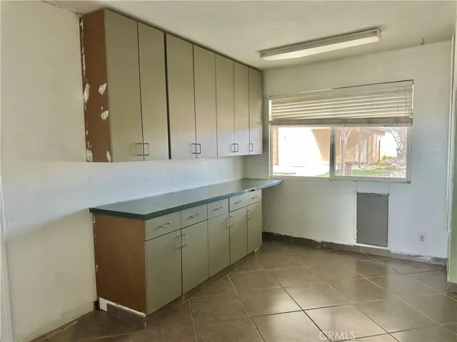15160 Flathead Road, Apple Valley, California 92307