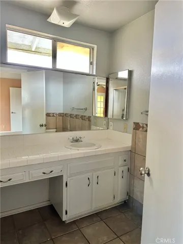 15160 Flathead Road, Apple Valley, California 92307
