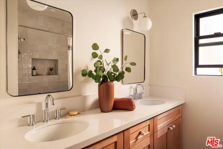3840 S Norton Avenue, Los Angeles, California 90008