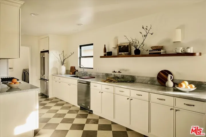 3840 S Norton Avenue, Los Angeles, California 90008