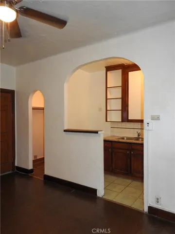 1102 S Mariposa Avenue, Los Angeles, California 90006