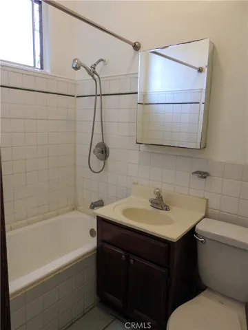 1102 S Mariposa Avenue, Los Angeles, California 90006