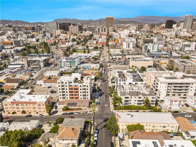 1102 S Mariposa Avenue, Los Angeles, California 90006