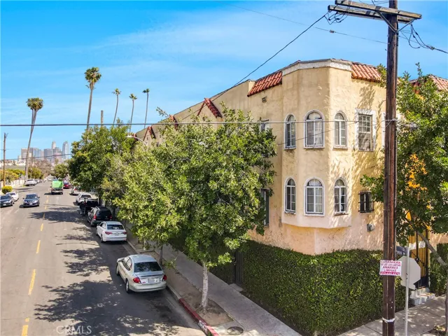 1102 S Mariposa Avenue, Los Angeles, California 90006
