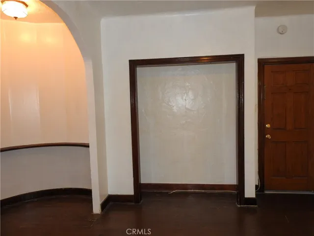 1102 S Mariposa Avenue, Los Angeles, California 90006