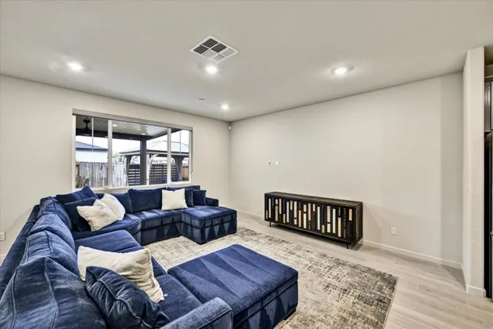 701 Pahl Court, Lincoln, California 95648