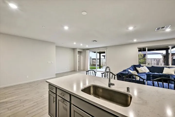 701 Pahl Court, Lincoln, California 95648