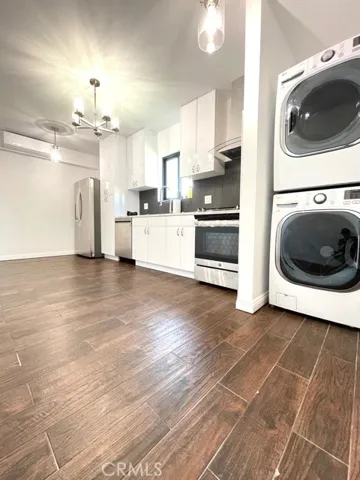Open floor kitchen