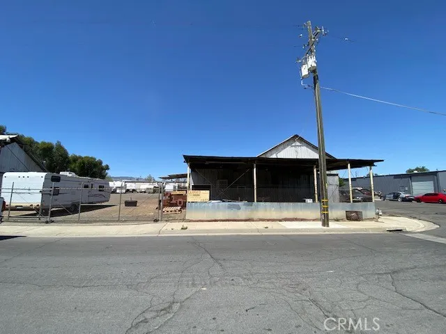 210 W Glenn Avenue, Coalinga, California 93210