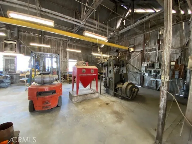 210 W Glenn Avenue, Coalinga, California 93210