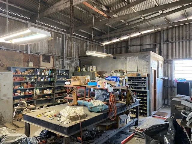 210 W Glenn Avenue, Coalinga, California 93210