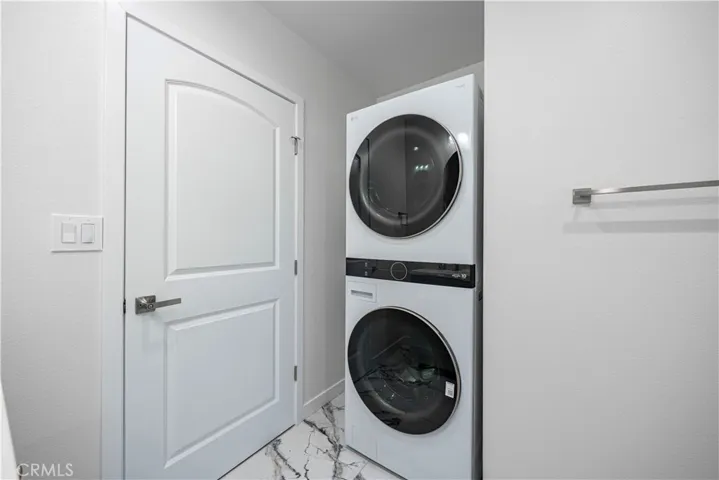 Laundry hookups - Includes washer/dryer