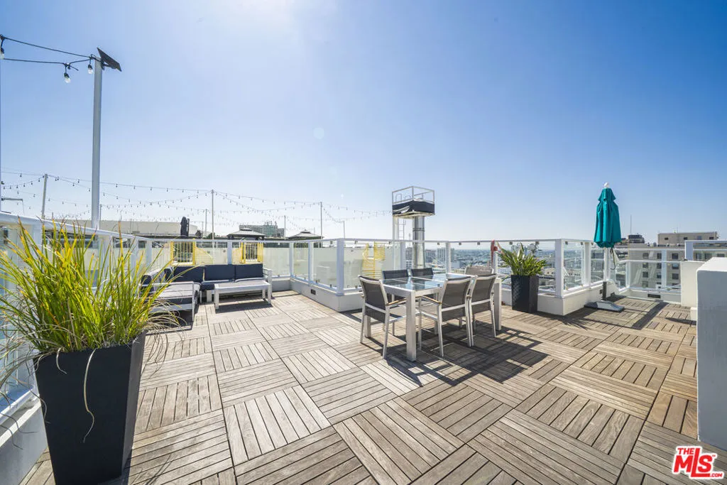 939 S Broadway M2, Los Angeles, California 90015 home-pic-17