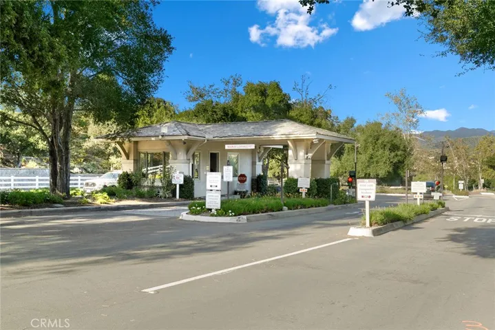 ORANGE COUNTY PREMIER GATE GUARDED COMMUNITY