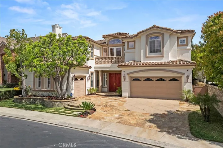 OAKVIEW HOME FEATURING FIVE EN-SUITE BEDROOMS, APPROX. 4800SF ON A CUL DE SAC STREET
