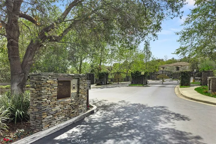 THE SUMMIT OAK VIEW HOMES. YES IT'S A PRIVATE GATED COMMUNITY WITHIN A GATED PRIVATE COMMUNITY!!