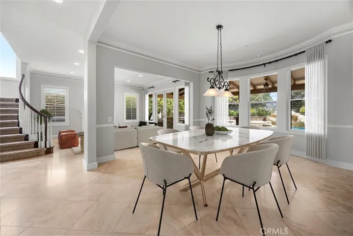 VIRTUALLY STAGED DINING AREA